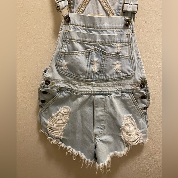 Carmar distressed light blue short overalls. - Picture 2 of 9